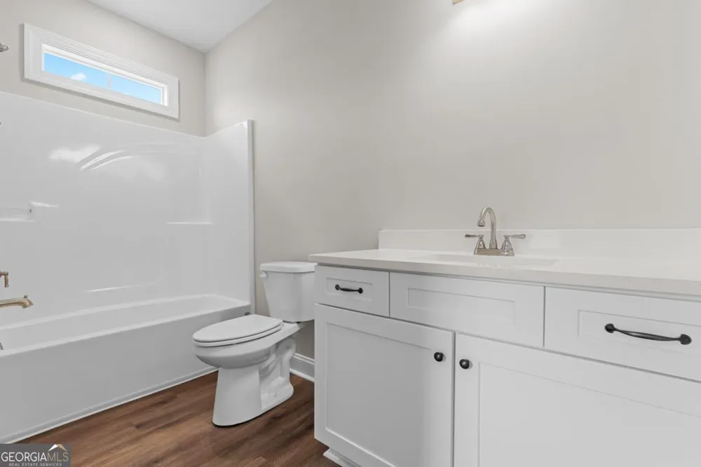 9 Honeysuckle DR Claxton, GA 30417