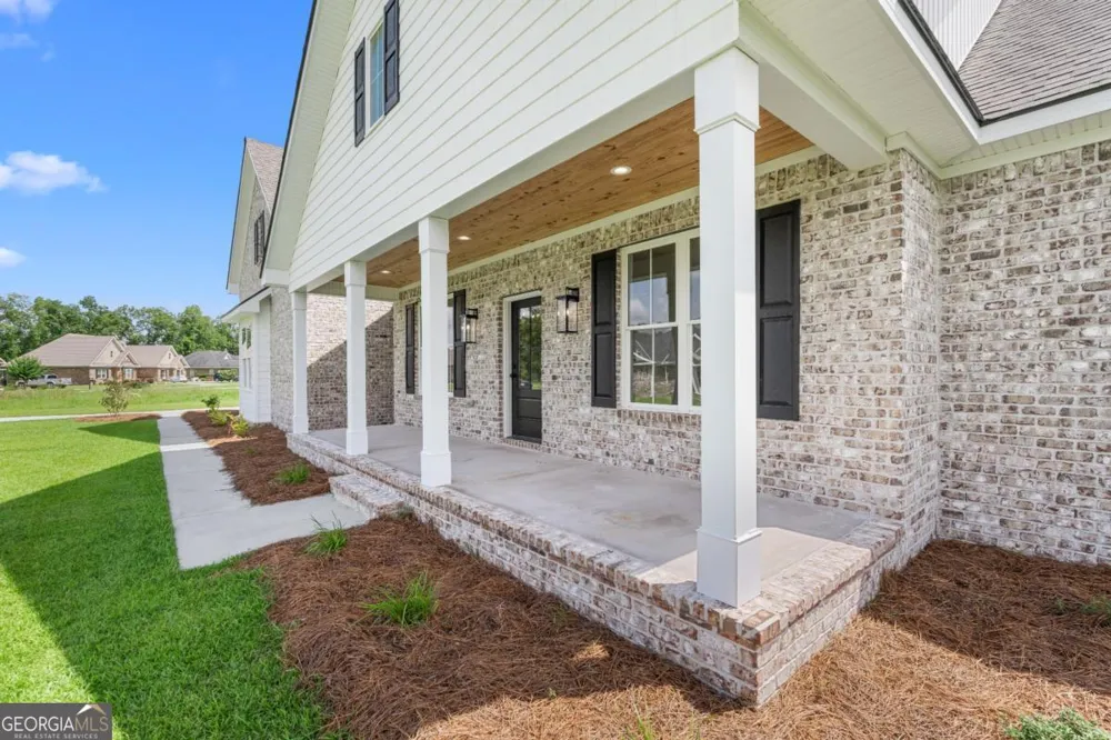 9 Honeysuckle DR Claxton, GA 30417