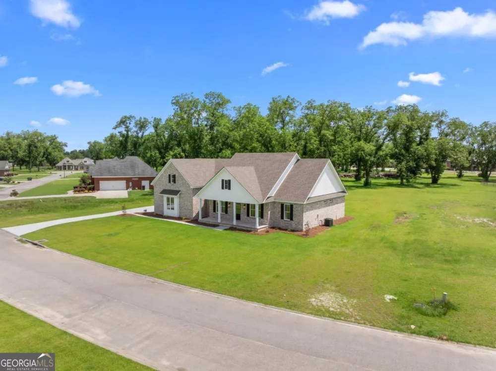 9 Honeysuckle DR Claxton, GA 30417