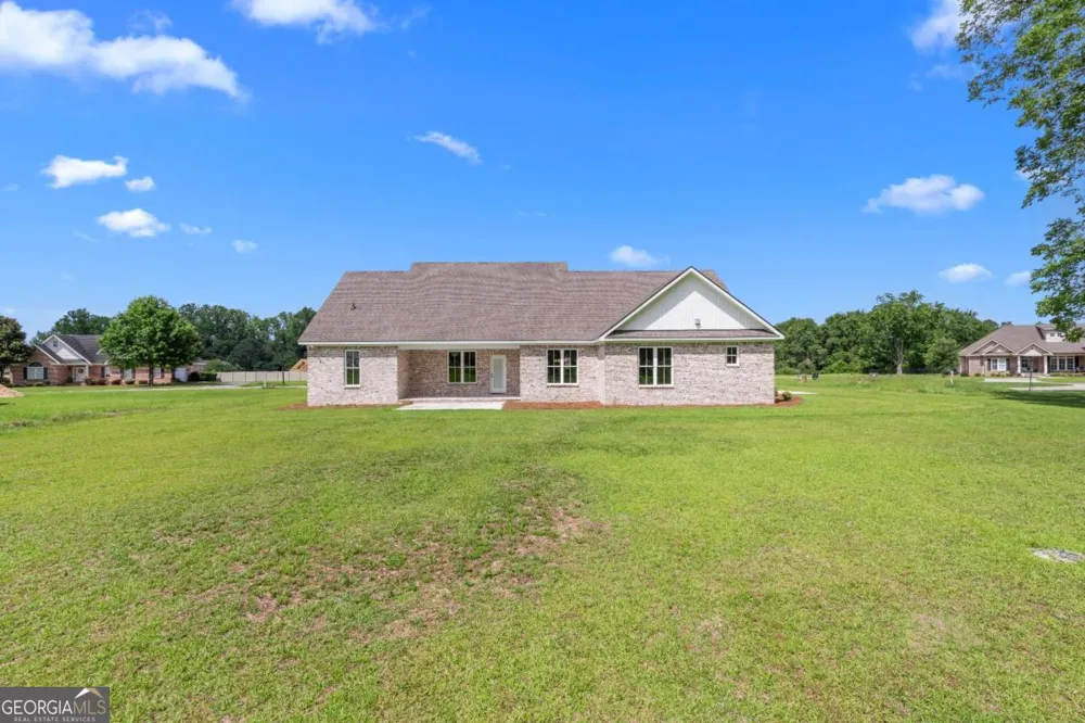 9 Honeysuckle DR Claxton, GA 30417