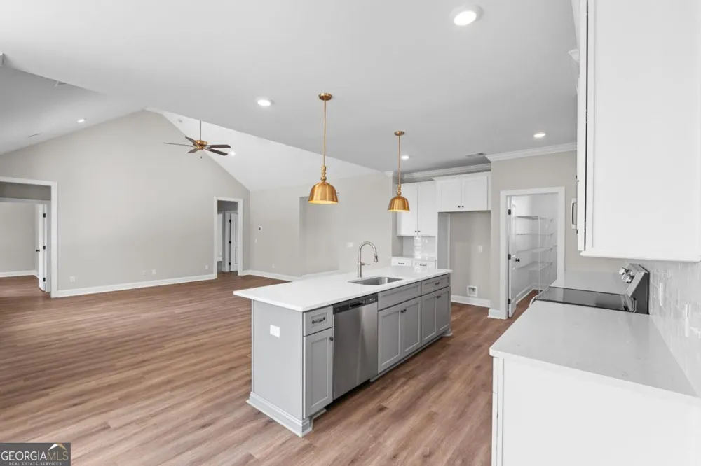9 Honeysuckle DR Claxton, GA 30417