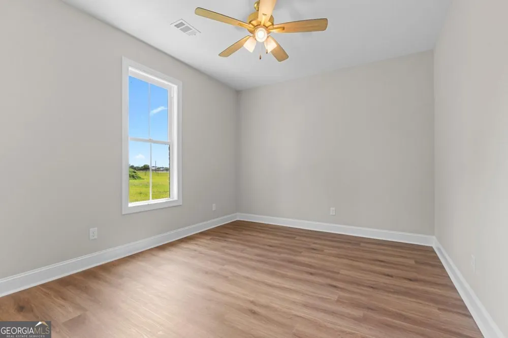 9 Honeysuckle DR Claxton, GA 30417
