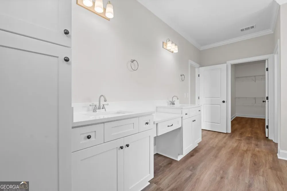9 Honeysuckle DR Claxton, GA 30417