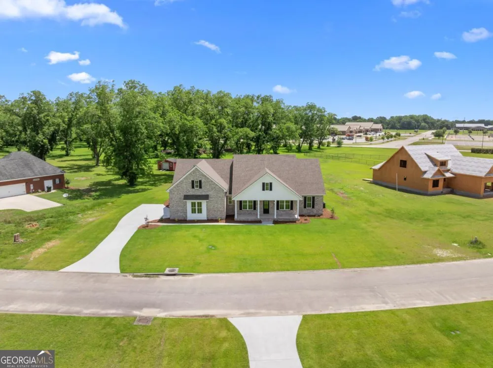 9 Honeysuckle DR Claxton, GA 30417