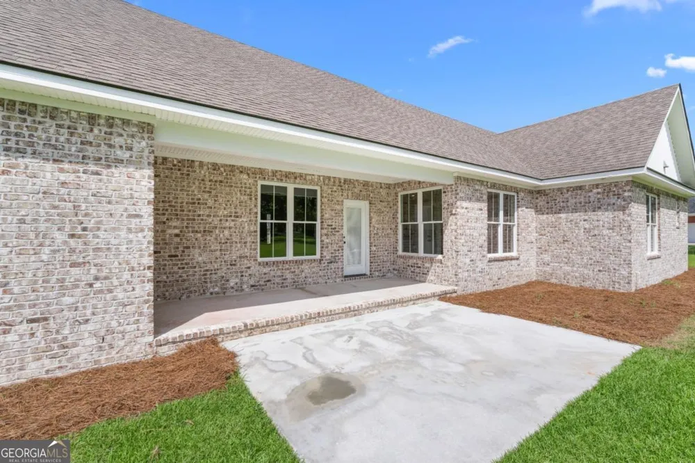 9 Honeysuckle DR Claxton, GA 30417