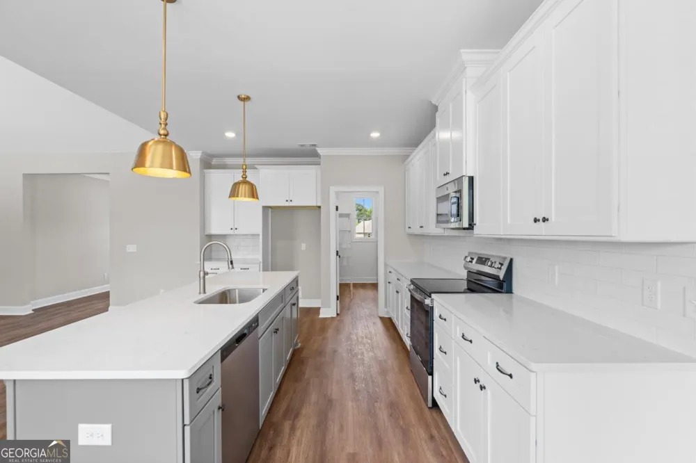 9 Honeysuckle DR Claxton, GA 30417