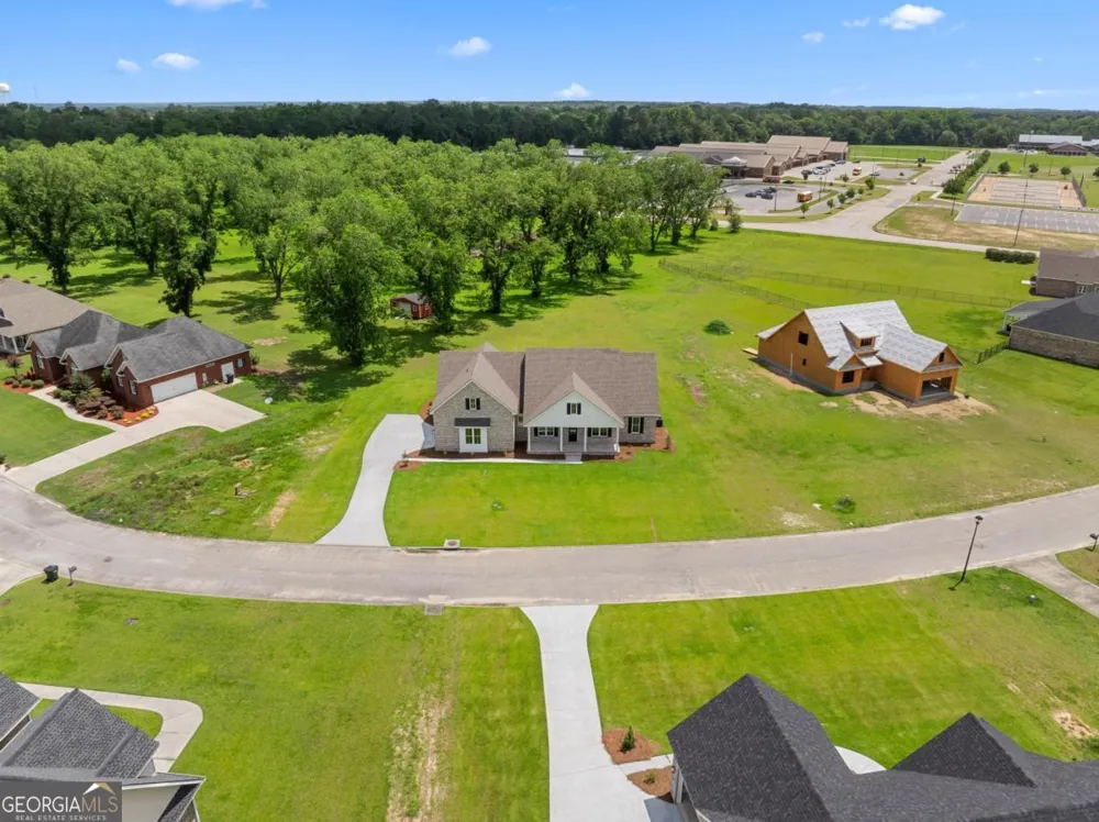 9 Honeysuckle DR Claxton, GA 30417