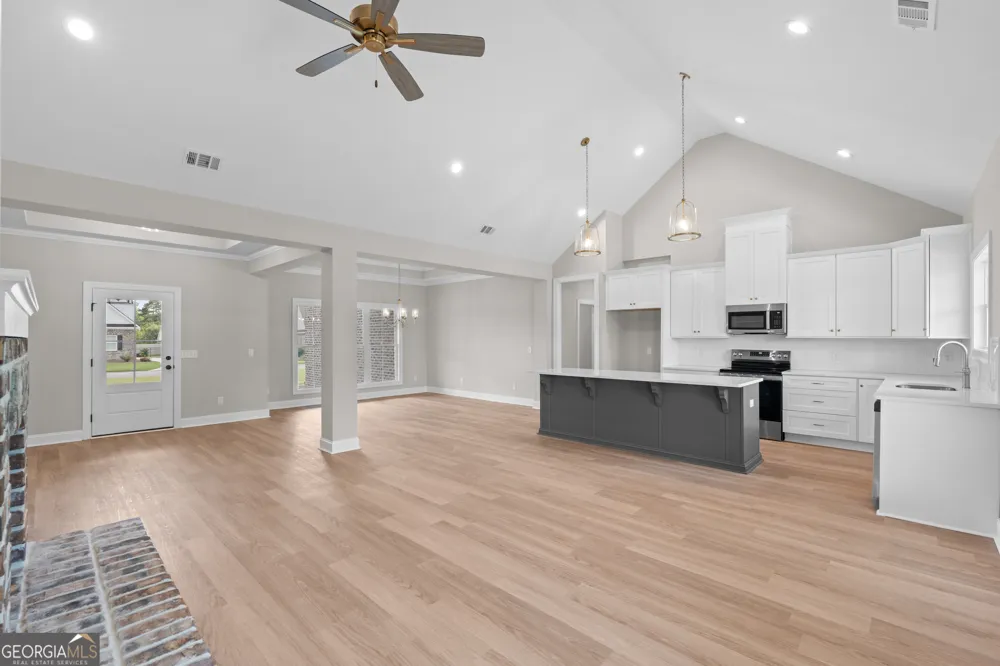 3 Honeysuckle DR Claxton, GA 30417