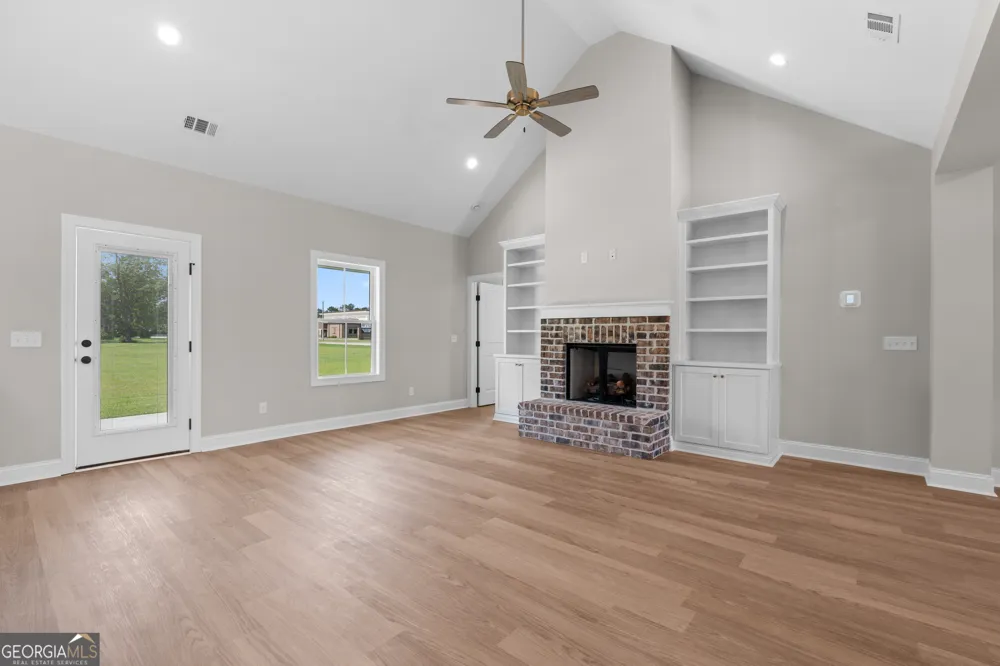 3 Honeysuckle DR Claxton, GA 30417