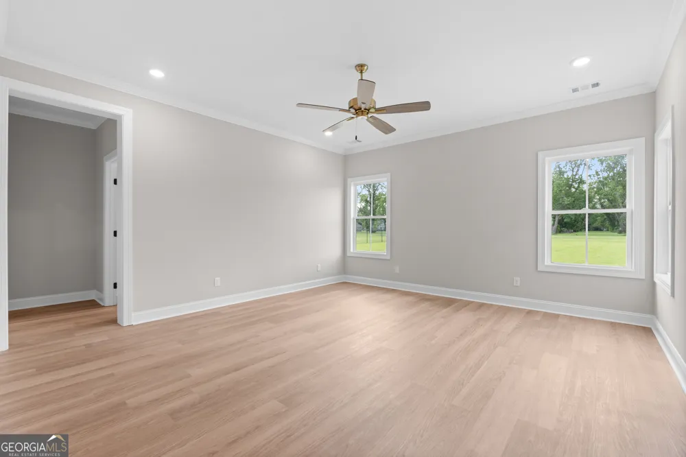 3 Honeysuckle DR Claxton, GA 30417