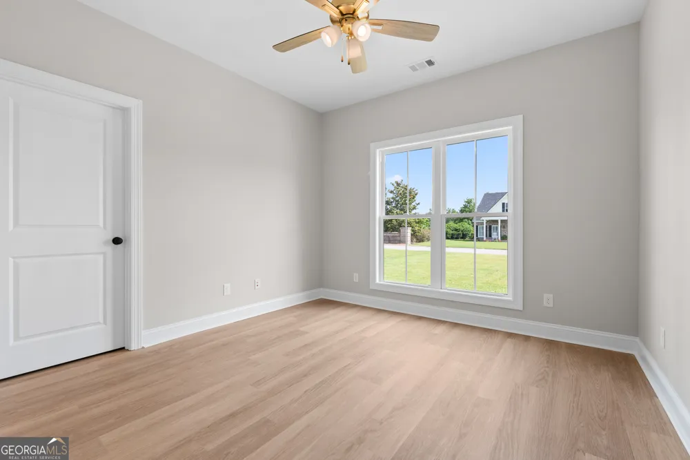 3 Honeysuckle DR Claxton, GA 30417