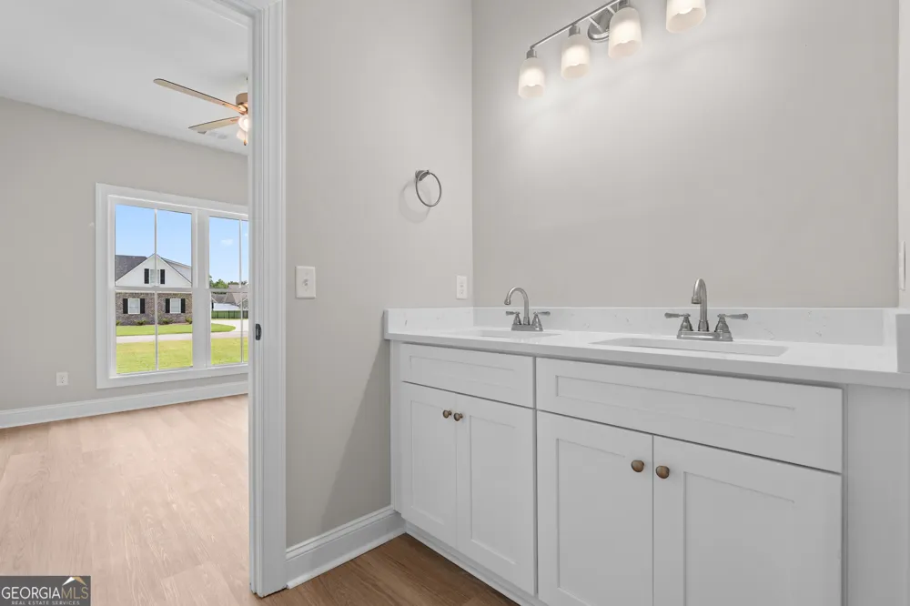 3 Honeysuckle DR Claxton, GA 30417
