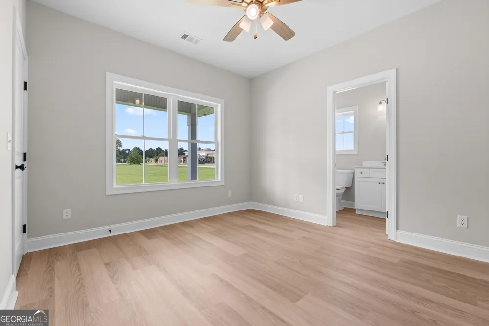 3 Honeysuckle DR Claxton, GA 30417