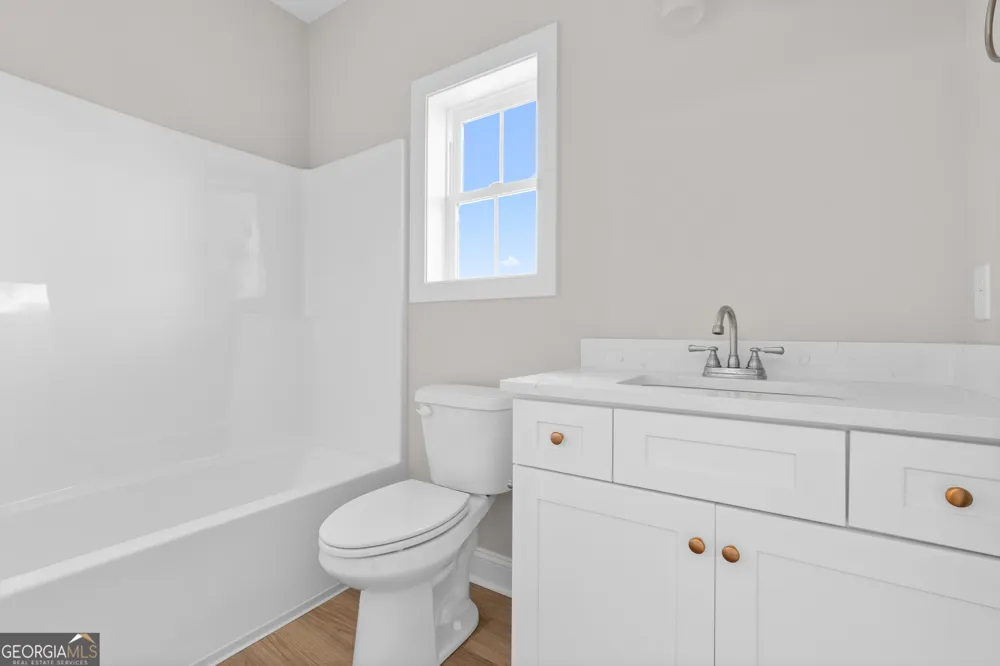 3 Honeysuckle DR Claxton, GA 30417