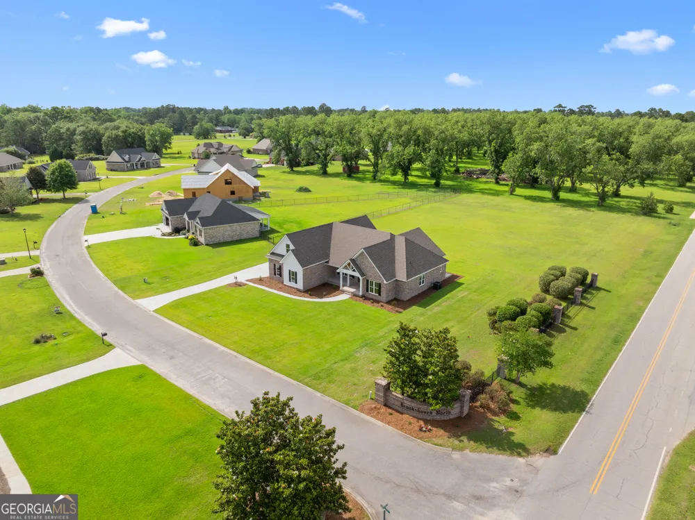 3 Honeysuckle DR Claxton, GA 30417