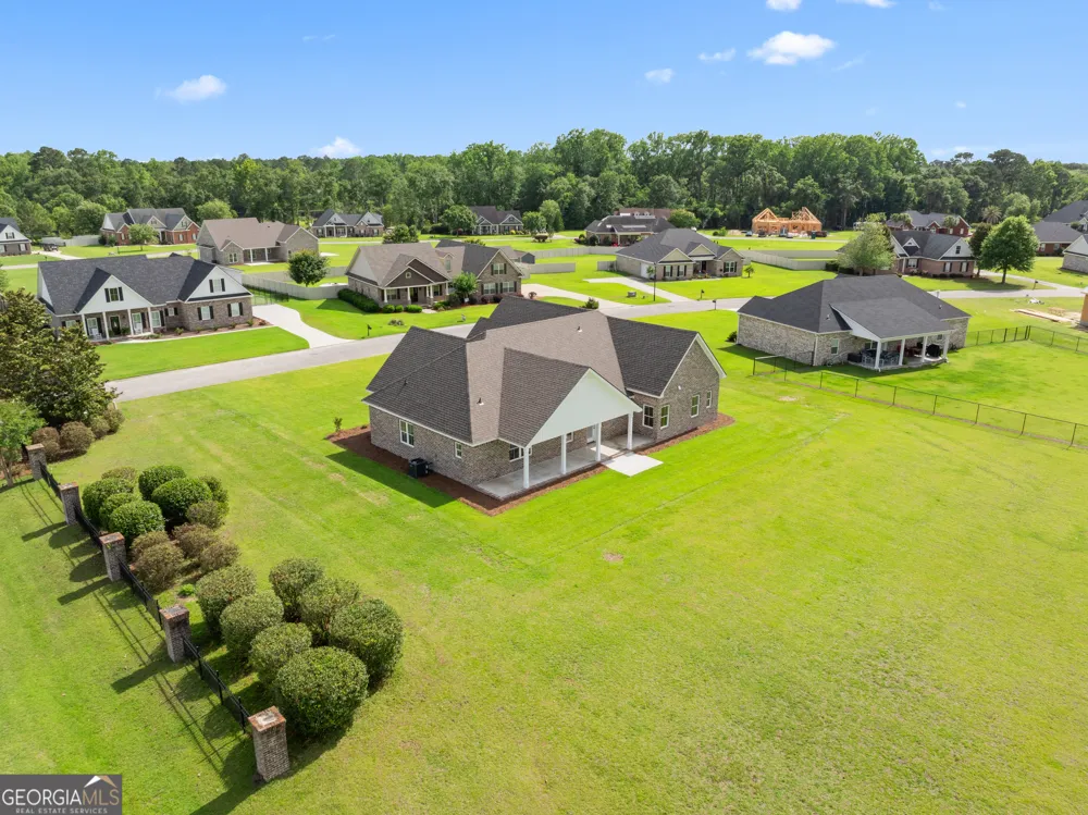 3 Honeysuckle DR Claxton, GA 30417
