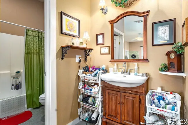 126 Mariana Dr A Red Rock, TX 78662