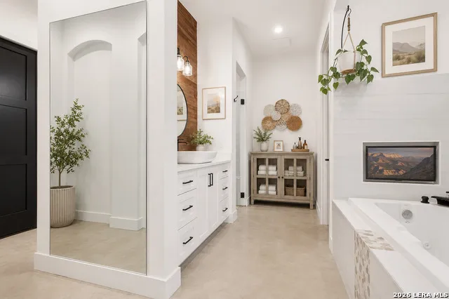 8304 Monument Oak Boerne, TX 78015