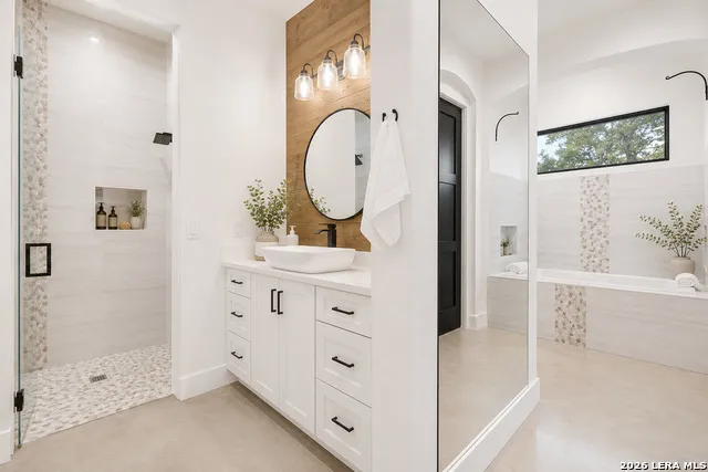 8304 Monument Oak Boerne, TX 78015