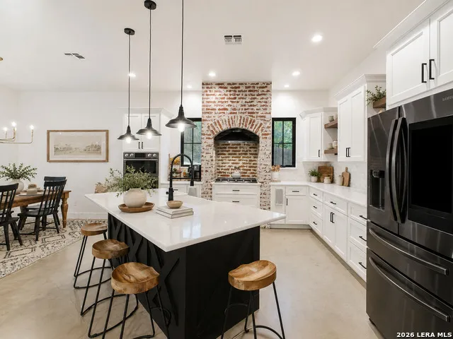 8304 Monument Oak Boerne, TX 78015