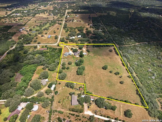 6006 Yucca Trail Beeville, TX 78102