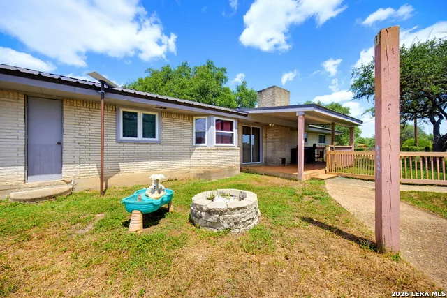 6006 Yucca Trail Beeville, TX 78102
