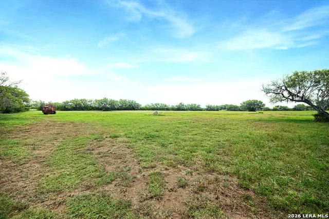 6006 Yucca Trail Beeville, TX 78102