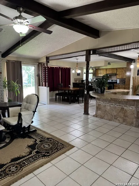 6006 Yucca Trail Beeville, TX 78102