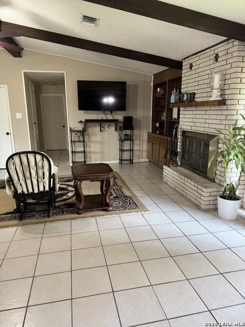 6006 Yucca Trail Beeville, TX 78102