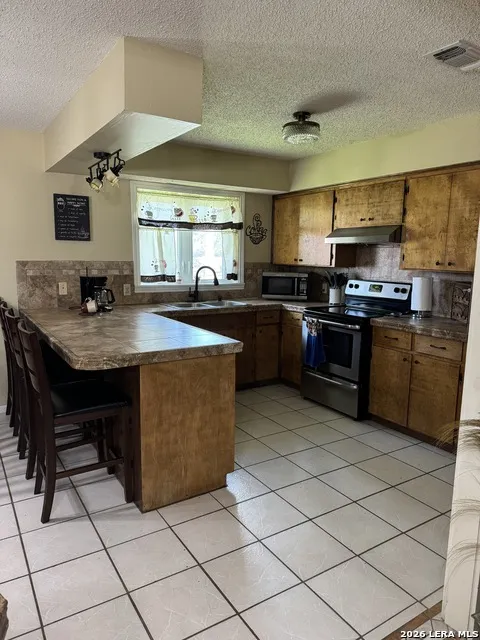 6006 Yucca Trail Beeville, TX 78102