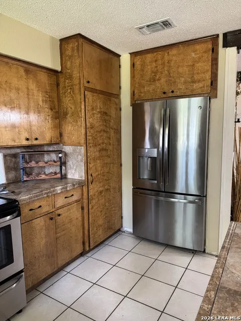 6006 Yucca Trail Beeville, TX 78102