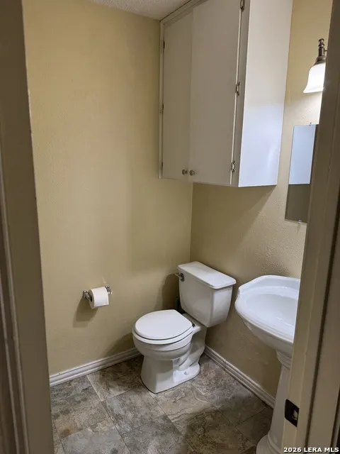6006 Yucca Trail Beeville, TX 78102