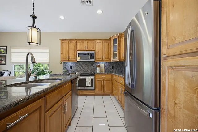 6006 Yucca Trail Beeville, TX 78102
