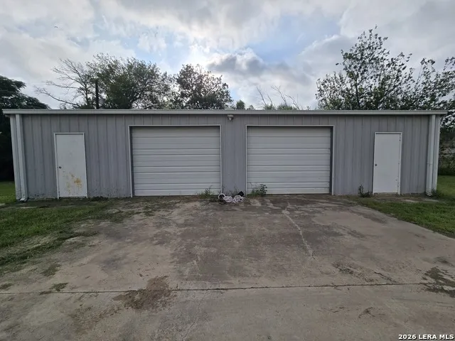 17490 Interstate 35 Atascosa, TX 78002
