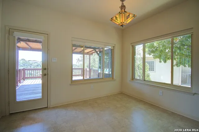 2140 Summit Crest Dr Kerrville, TX 78028