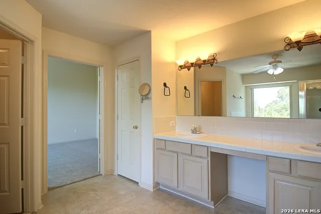 2140 Summit Crest Dr Kerrville, TX 78028