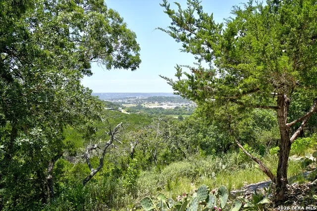 2140 Summit Crest Dr Kerrville, TX 78028