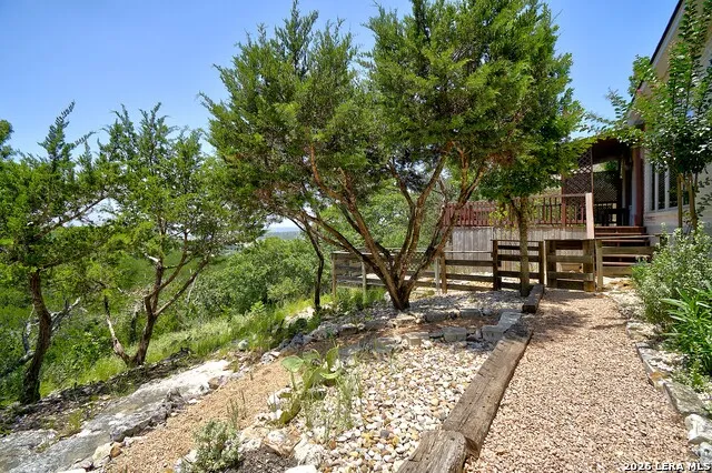 2140 Summit Crest Dr Kerrville, TX 78028