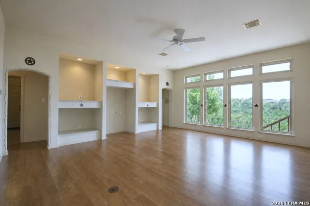 2140 Summit Crest Dr Kerrville, TX 78028