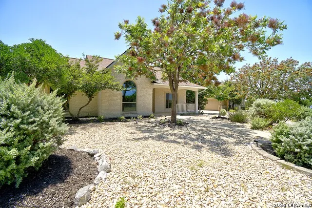 2140 Summit Crest Dr Kerrville, TX 78028
