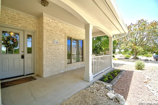 2140 Summit Crest Dr Kerrville, TX 78028
