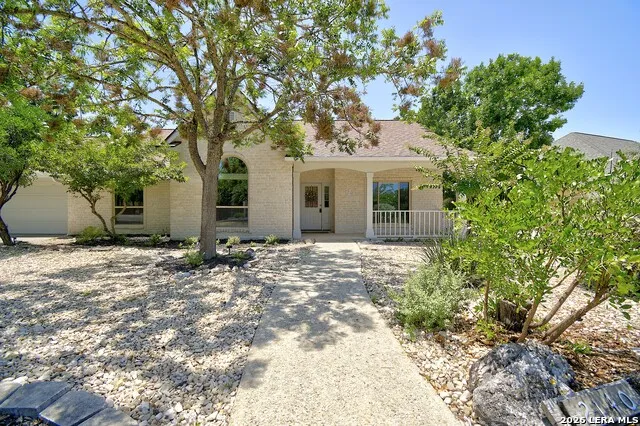 2140 Summit Crest Dr Kerrville, TX 78028