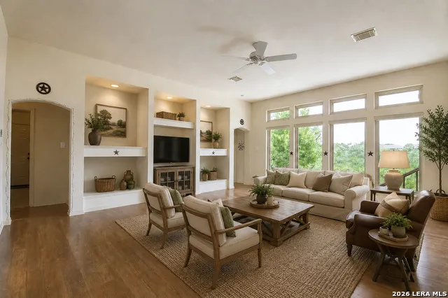 2140 Summit Crest Dr Kerrville, TX 78028