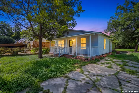 236 E Baylor St