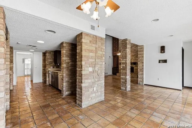 8807 Carriage Drive San Antonio, TX 78217