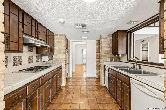 8807 Carriage Drive San Antonio, TX 78217