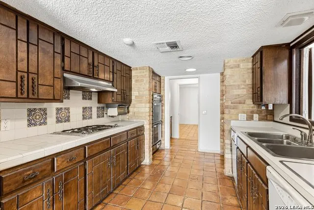 8807 Carriage Drive San Antonio, TX 78217