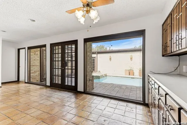 8807 Carriage Drive San Antonio, TX 78217