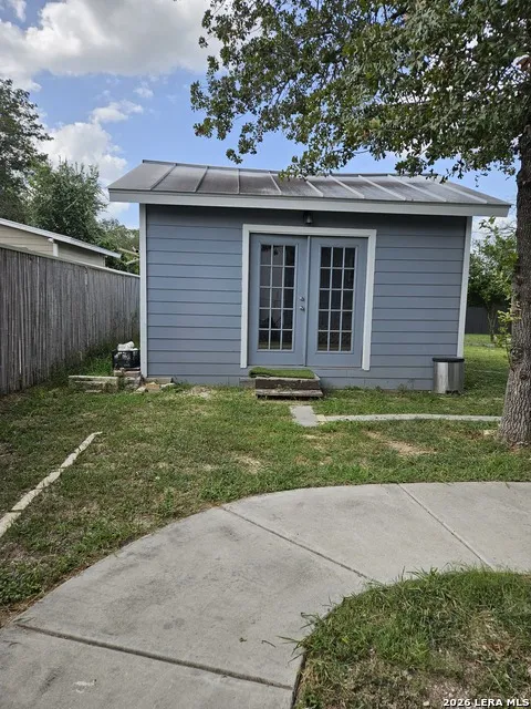 4814 LOST HILLS DR Elmendorf, TX 78112