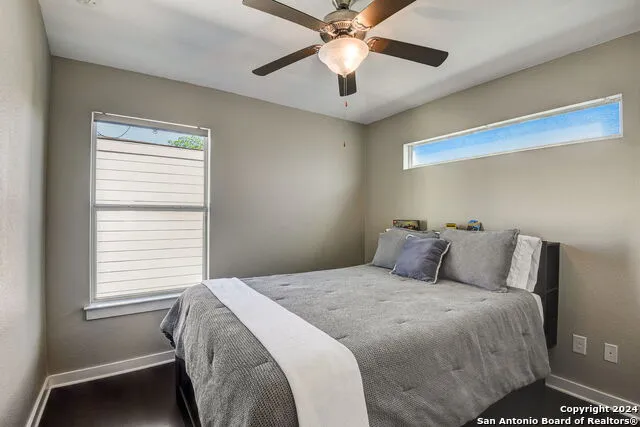 142 E MYRTLE ST San Antonio, TX 78212